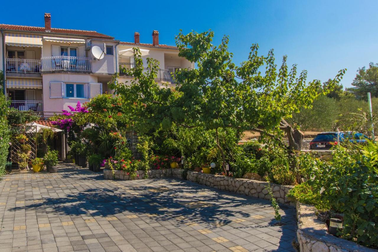 Hotel Dalmati House Brodarica  Esterno foto