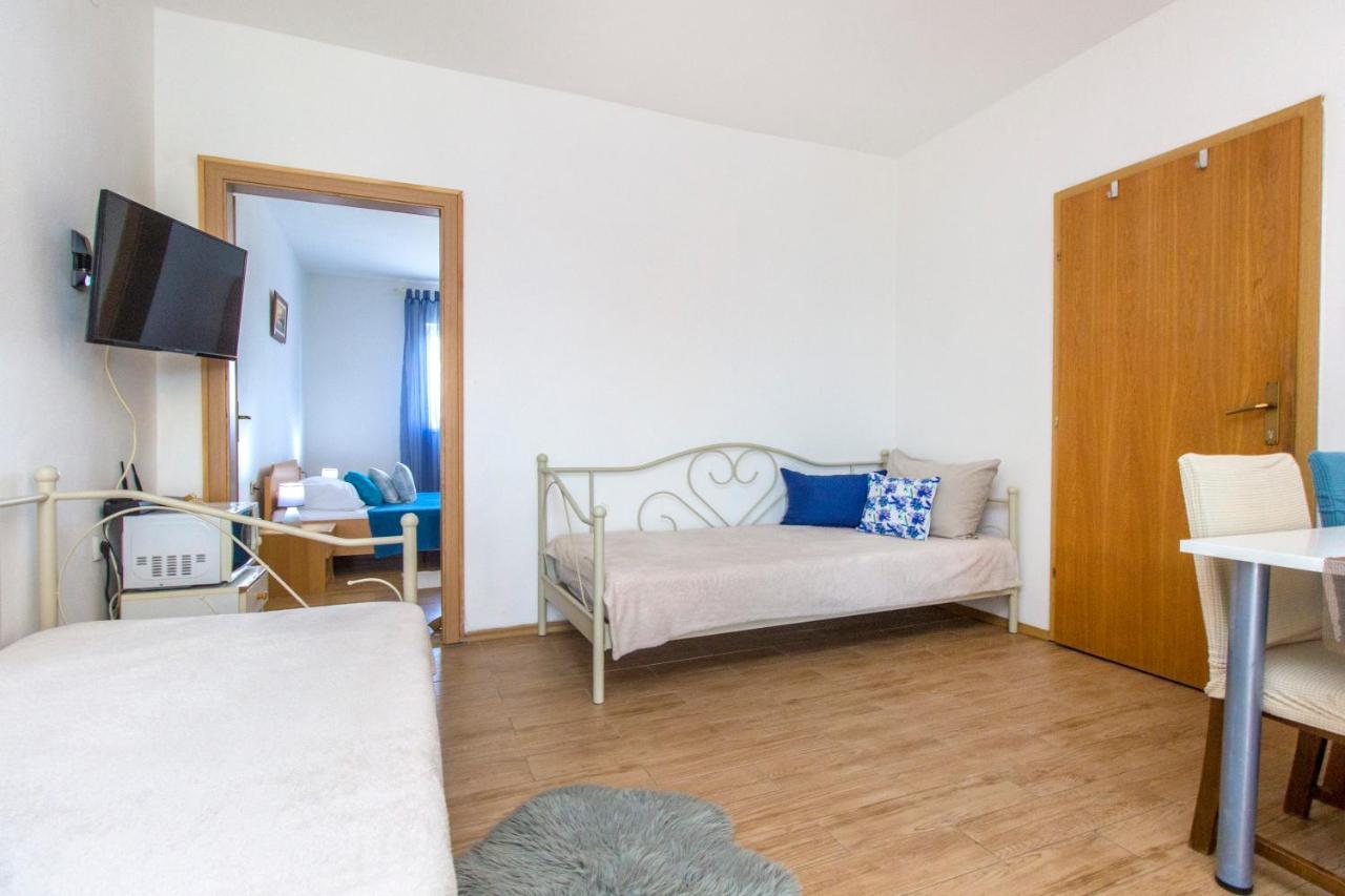 Hotel Dalmati House Brodarica  Esterno foto