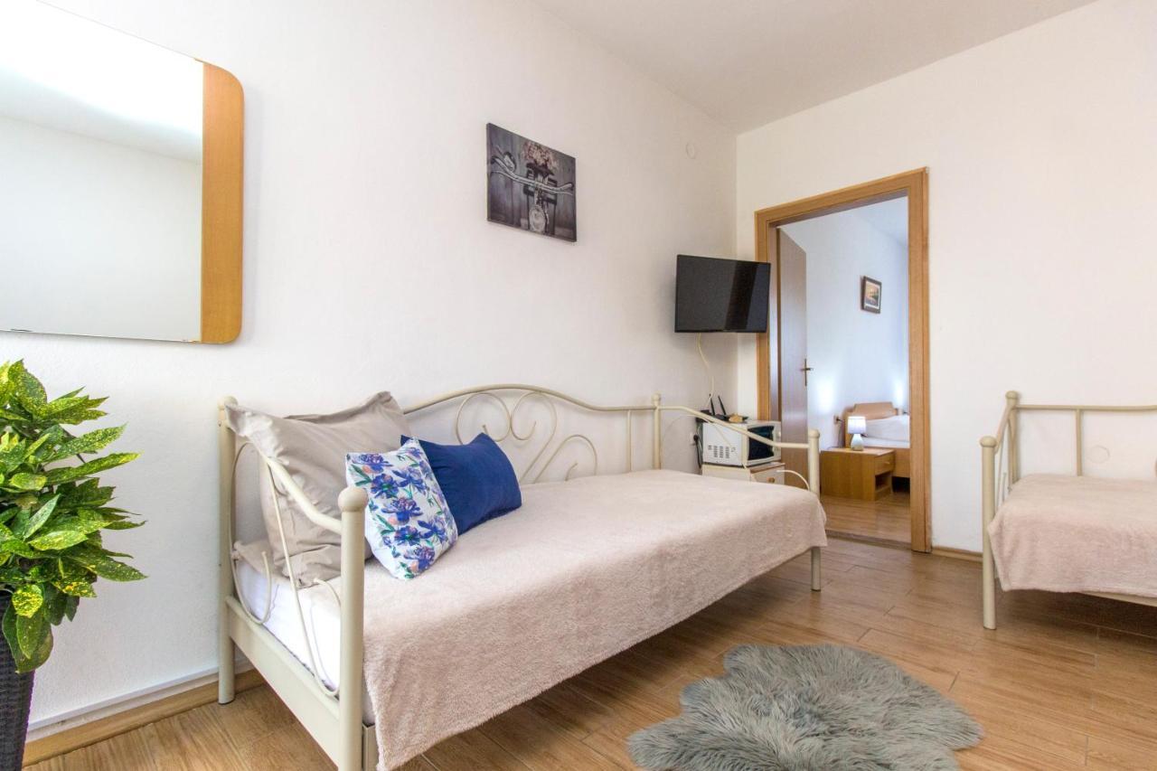 Hotel Dalmati House Brodarica  Esterno foto